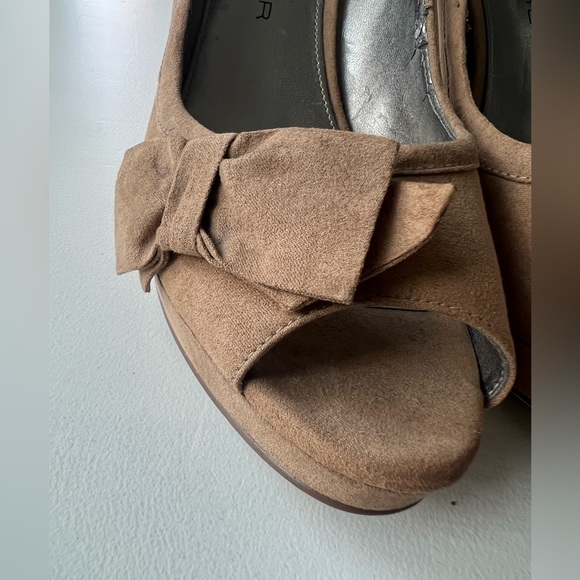 Marc Fisher Manila Suede peep toe size 9.5 - Picture 5 of 12